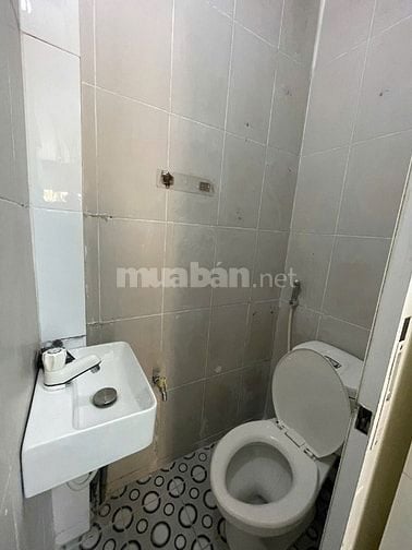 CHO THUÊ NHÀ NGUYÊN CĂN HXH Q1 MỚI 100% TRỆT LỬNG LẦU