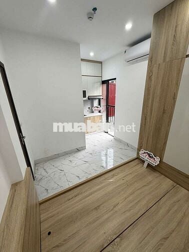 Bóc tem CCMN 25m2 Xịn sò. Full đồ có tủ lạnh, ban công ngõ Hoà Bình 7