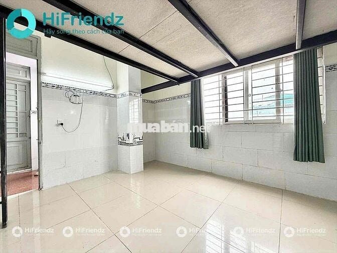 CHO THUÊ PHÒNG CÓ GÁC-CỬA SỔ-THANG MÁY-Ở ĐƯỢC 4-5 BẠN-ETOWN CH