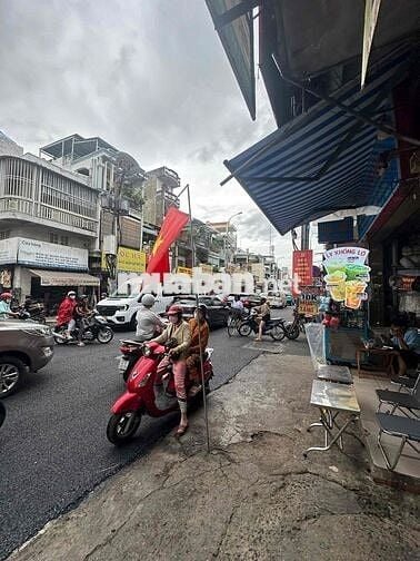 Cho thuê nhà mặt tiền đường Lạc Long Quân