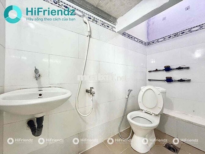 CHO THUÊ PHÒNG CÓ GÁC-CỬA SỔ-THANG MÁY-Ở ĐƯỢC 4-5 BẠN-ETOWN CH