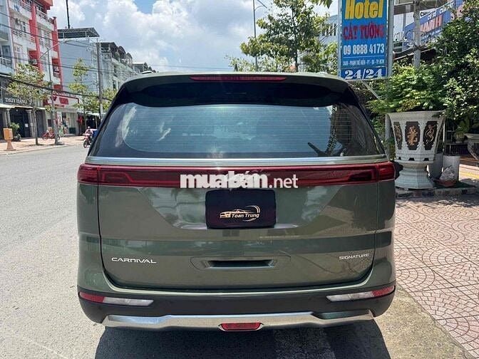 Kia Carnival 2023 Signature 2.2D - 21000 km