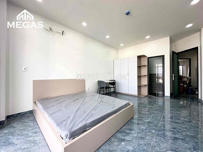 Căn Hộ ban công full nội thất mới xây gần Văn Lang