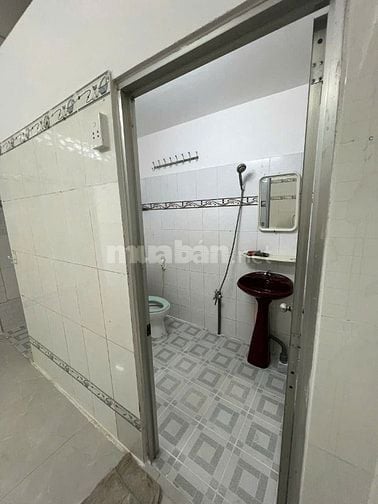 Cho thuê nhà hẻm 2m(XM) Phan Xích Long, P.2, Q.Phú Nhuận giá 11tr