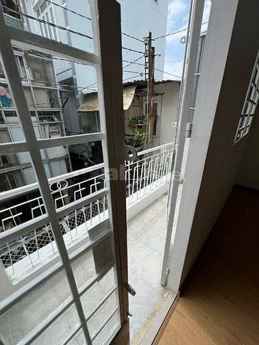 Cho thuê nhà hẻm 2m(XM) Phan Xích Long, P.2, Q.Phú Nhuận giá 11tr