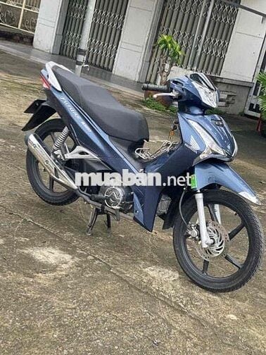xe đẹp đi bền tiết kiệm xăng. c xe như mới.