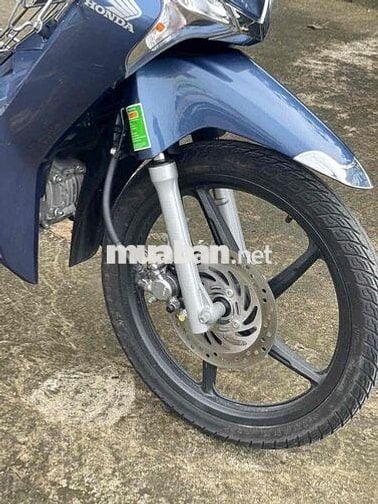 xe đẹp đi bền tiết kiệm xăng. c xe như mới.