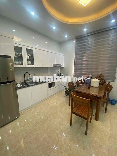 Căn góc siêu đẹp dân xây ở có việc cần bán hơn 4 tỉ