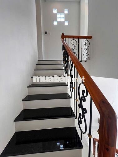 Nhà lầu mới cách ĐH89 chỉ 20m cách Ql50 cây xăng Quân Đội 80m