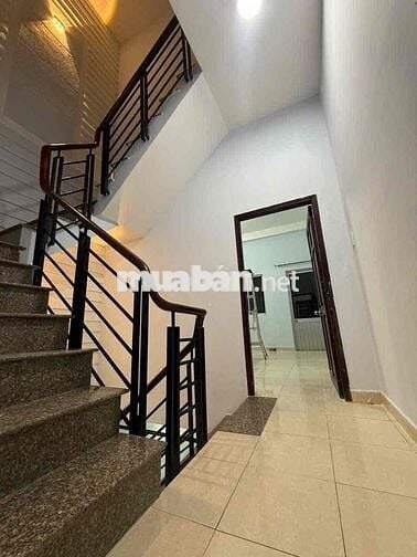CHO THUÊ NHÀ 3 LẦU GIÁ 12,5 TRIỆU HẺM NGUYỄN THỊ THẬP QUẬN 7