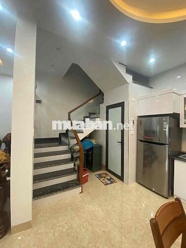Căn góc siêu đẹp dân xây ở có việc cần bán hơn 4 tỉ