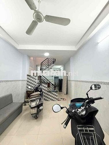 CHO THUÊ NHÀ 3 LẦU GIÁ 12,5 TRIỆU HẺM NGUYỄN THỊ THẬP QUẬN 7