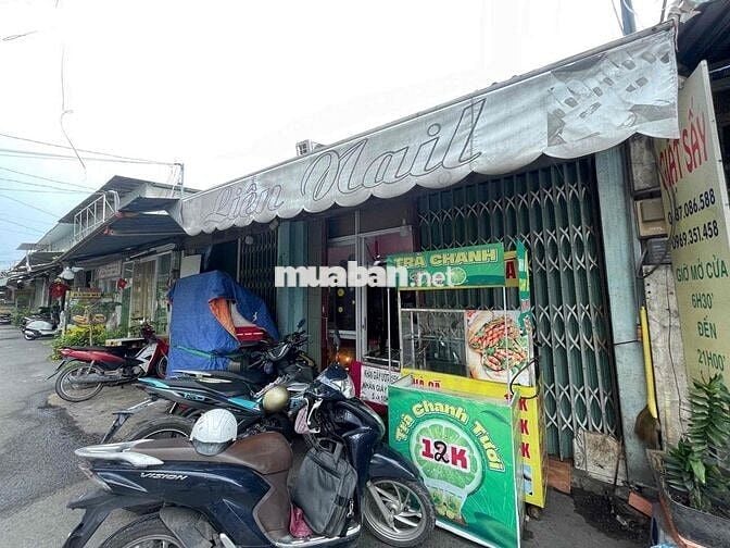 Cần sang lại mặt bằng bán bánh mì và trà chanh