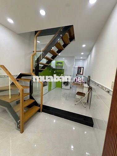 Nhà mới hẻm ô tô, gần ngân hàng ACB Phan Huy Ích.