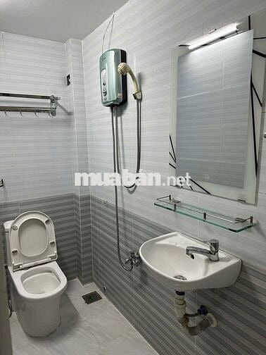 Nhà mới hẻm ô tô, gần ngân hàng ACB Phan Huy Ích.