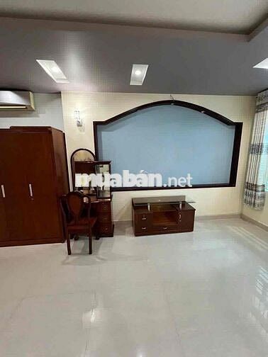 phòng trọ cao cấp. có ban công. rộng 50m2. mặt tiền đường lớn.