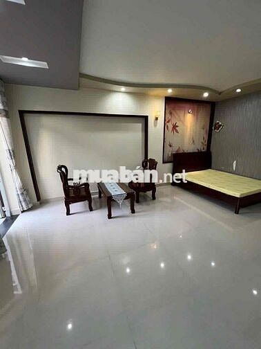 phòng trọ cao cấp. có ban công. rộng 50m2. mặt tiền đường lớn.