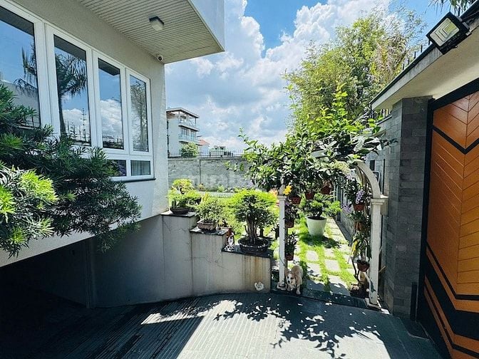 Bán biệt thự Đường Vũ Phương Đề, Thạnh Mỹ Lợi, 20x23m, 1 hầm + 3 tầng