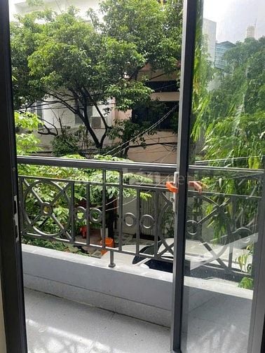 Nhà 5 tầng mới 95% (4x18m) Sổ vay bank cần bán gấp - 13,2 tỷ