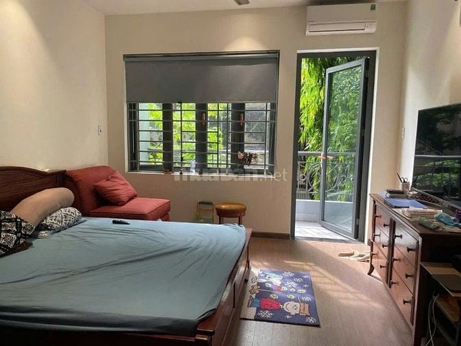 Nhà 5 tầng mới 95% (4x18m) Sổ vay bank cần bán gấp - 13,2 tỷ