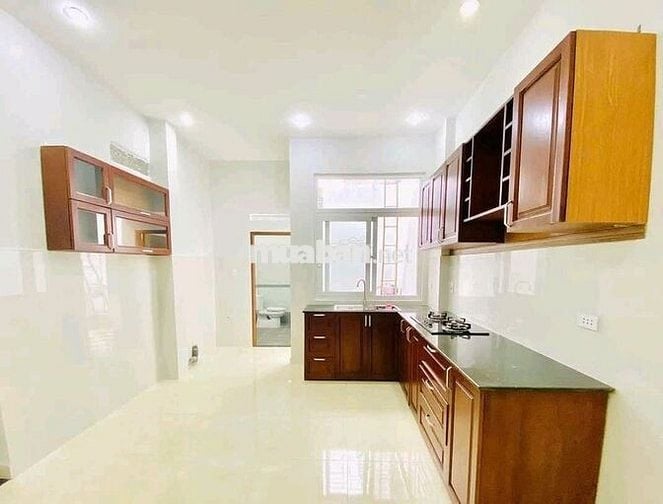 Nhà mới đep,dt 5*12m,1lau,3pn,2wc,hẽm xe tải, gần chợ
