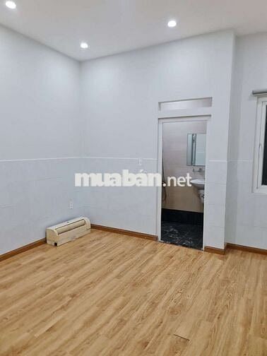 Nhà 1 trệt 1 lửng 2 lầu 4 phòng ngủ.mới xây cho thuê 12 triệu