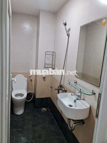 Nhà 1 trệt 1 lửng 2 lầu 4 phòng ngủ.mới xây cho thuê 12 triệu