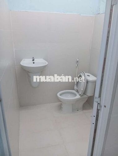 Nhà nguyên căn hẻm 18 Ngô Chí Quốc