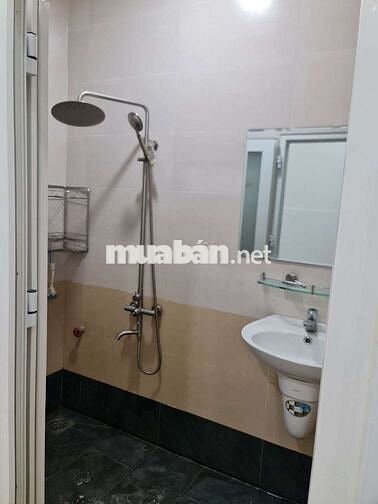 Nhà 1 trệt 1 lửng 2 lầu 4 phòng ngủ.mới xây cho thuê 12 triệu