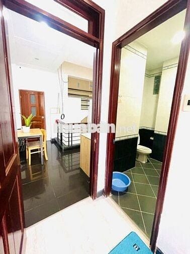 Chỉ 6,5tr - siêu phẩm 40m2 ngay Ngã tư Hàng Xanh, 1 phòng ngủ ban công