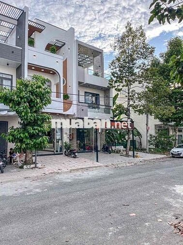 NHÀ PHỐ MỚI XÂY 1 TRỆT 2 LẦU - KDC HỒNG LOAN - ĐỐI DIỆN BẾN XE TPCT