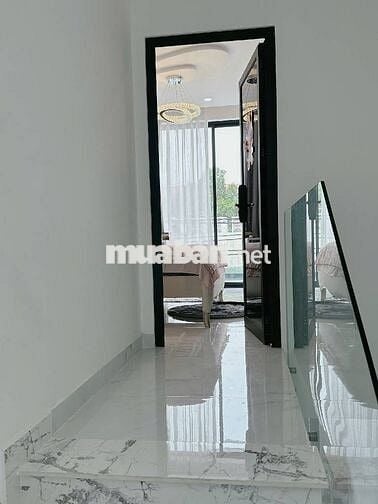 BÁN NHÀ 3 TẦNG LÊ VĂN QUỚI GẦN MẶT TIỀN ĐƯỜNG SÁT 4 XÃ