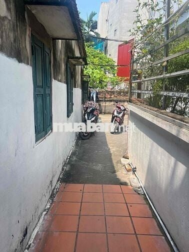 chủ gửi bán đất tặng nhà 2tầng thượng thanh long biên