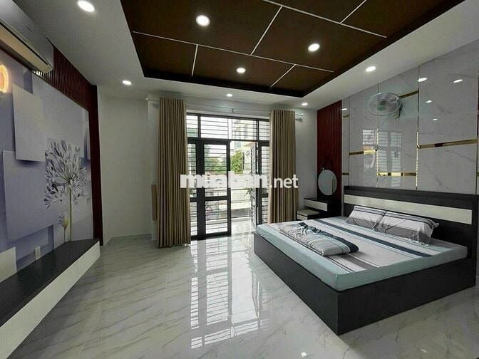CHO THUÊ CĂN GÓC 2MT - Đường Hoa Lan,Q.Phú Nhuận, DTSD 352m2, có hầm