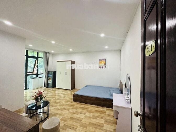 Căn studio 30m2 full đồ,phòng nhiều ánh sáng,oto đỗ cổng, khu Cầu Giấy