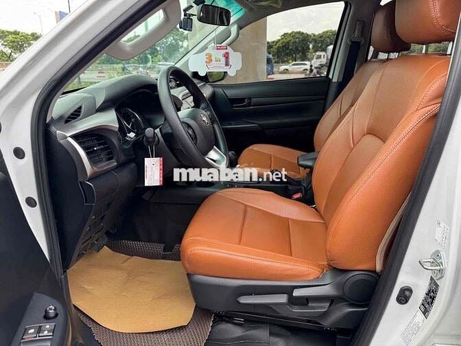 Toyota Hilux 2024 2.4 4x2 AT	 - 8700 km