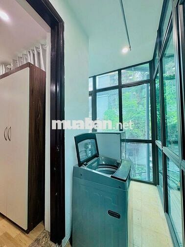 Căn studio 30m2 full đồ,phòng nhiều ánh sáng,oto đỗ cổng, khu Cầu Giấy