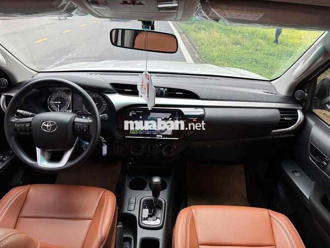 Toyota Hilux 2024 2.4 4x2 AT	 - 8700 km