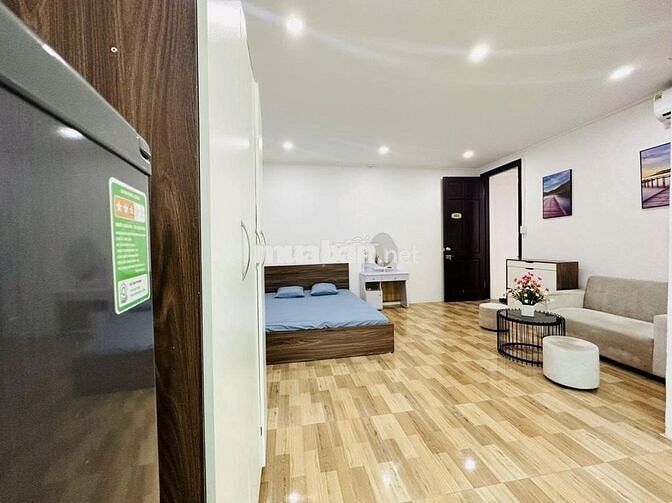 Căn studio 30m2 full đồ,phòng nhiều ánh sáng,oto đỗ cổng, khu Cầu Giấy