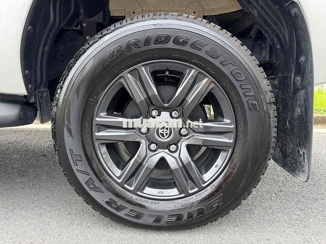 Toyota Hilux 2024 2.4 4x2 AT	 - 8700 km