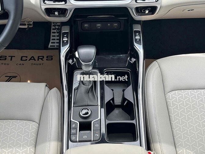 Kia Sorento 2022 signature 2.5 AT, odo 3 vạn km.