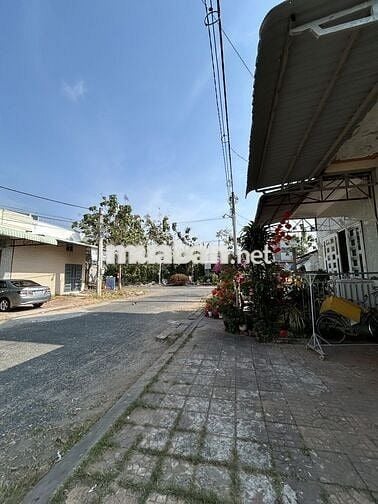 Nền đẹp giá rẻ, đường số 5, khu trung tâm thương mại Phong Điền