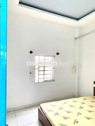 cho thuê nhà 1/ ds  p16 (3,5x11) trệt , 2 lầu , 4pn , 3wc có máy lạnh