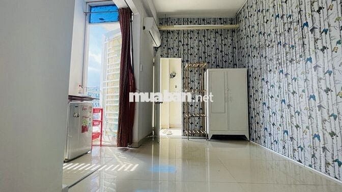 Quận 3 còn phòng tiện nghi thoáng mát trong nhà mặt tiền có thang máy