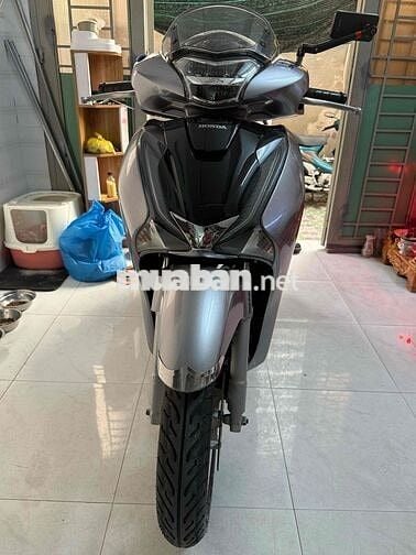 Sh125 cbs dk 01/11/2018 odo 2vạn ,ko trầy 98%