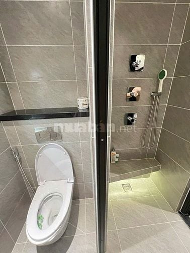 Bán gấp căn nhà 7 tầng mặt tiền Phạm Văn Đồng,HĐT: 23tr/tháng