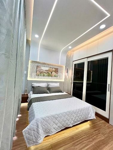 Nhà xây mới 100%. Giá chỉ 6tỷ7. 