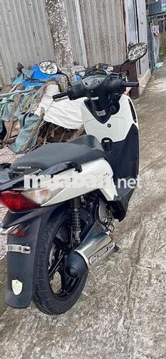 sh ý 208- xe zin 1 chủ mua mới- xe còn rất đẹp