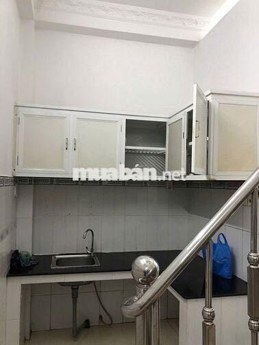 Nhà mới 3 lầu Cao Đạt & Trần Bình Trọng