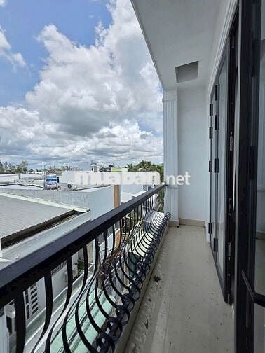 NHÀ 2 LẦU RỘNG RÃI - LIÊN TỔ 1-2 NGUYỄN VĂN CỪ